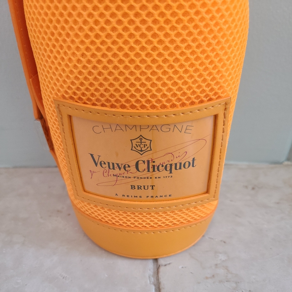 Veuve Clicquot Bottle Jacket - Picture 5 of 5